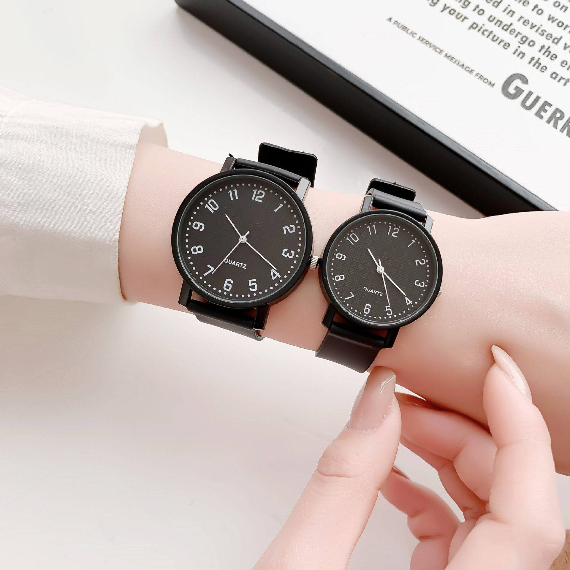 Простые черные часы, кварцевые – обзор и цена Silicone Band Women